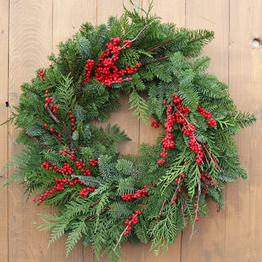 holidayWreath_berries&Branches_5L9A7505