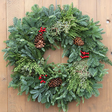 holidayWreath_merryBerry_5L9A7592